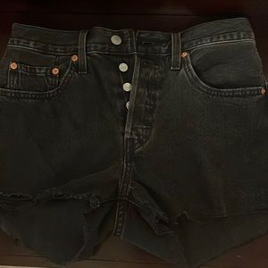 Adorable stretch high waist black classic Levi shorts